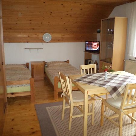 Apartamento Apartma Podlogar Golica Triglav Jesenice Exterior foto